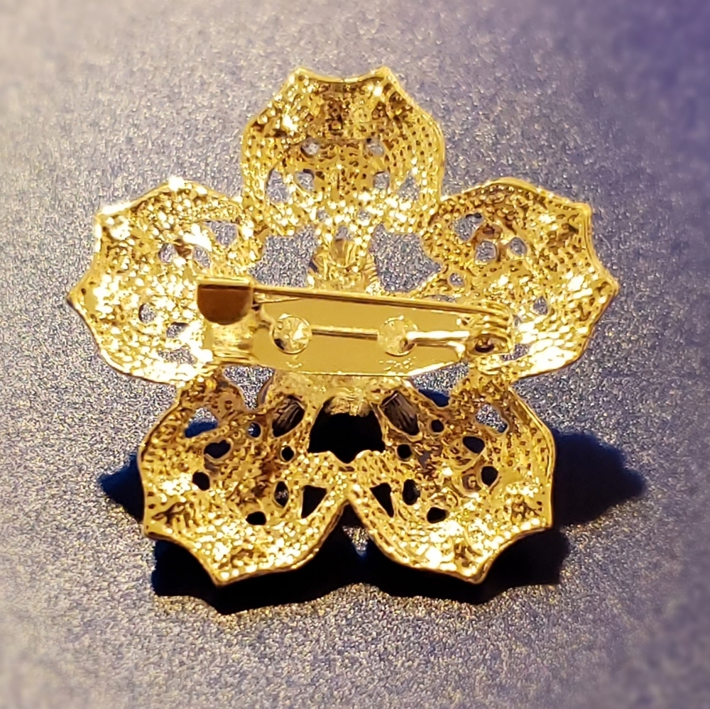 Floral shaped silver brooch - Picture 2 of 6